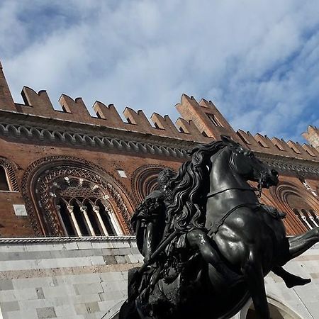 B&B Bartolomeo Piacenza Luaran gambar