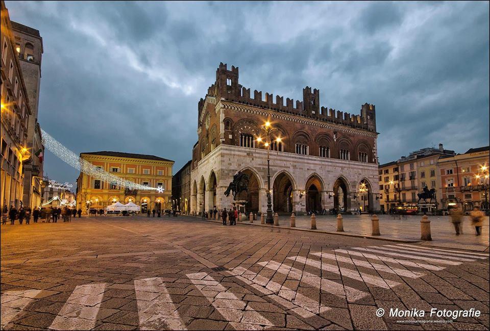 B&B Bartolomeo Piacenza Luaran gambar